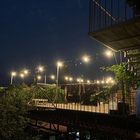 סינגאני Guest House Loza מראה חיצוני תמונה