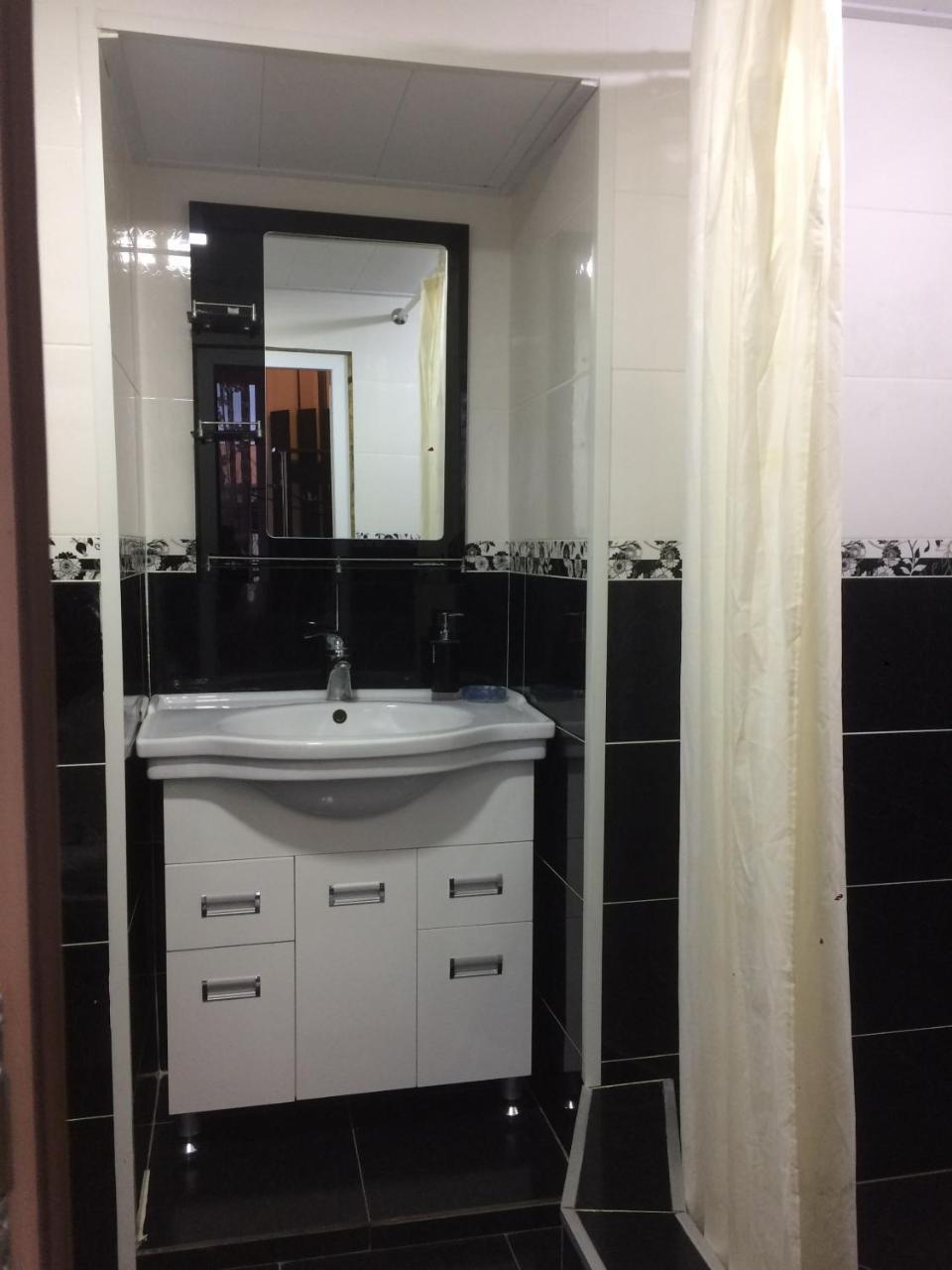 סינגאני Guest House Loza מראה חיצוני תמונה