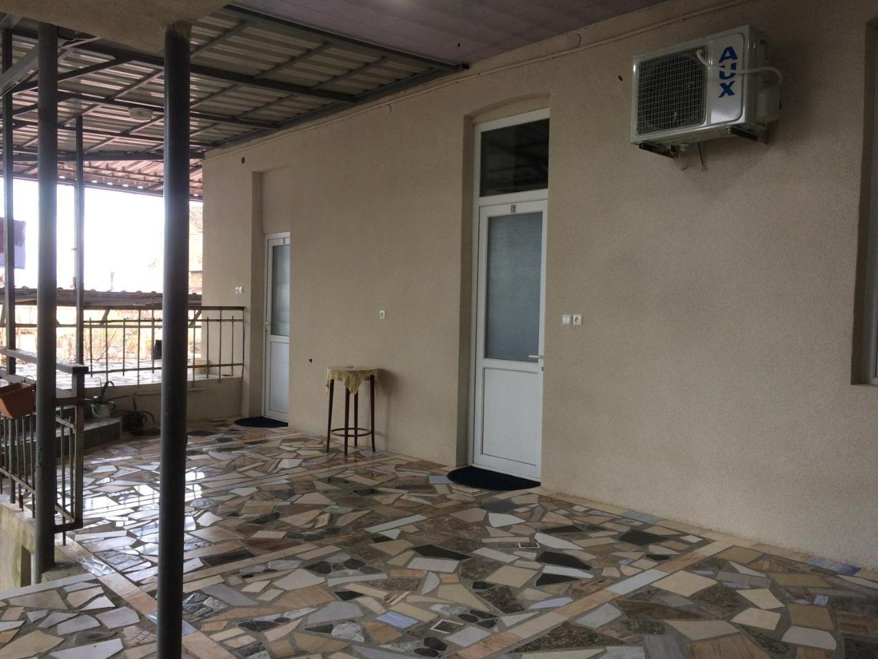 סינגאני Guest House Loza מראה חיצוני תמונה